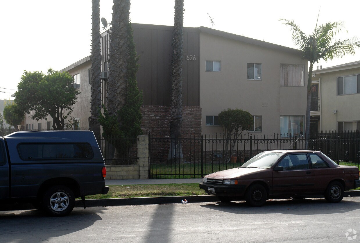 Building Photo - 626 S Osage Ave