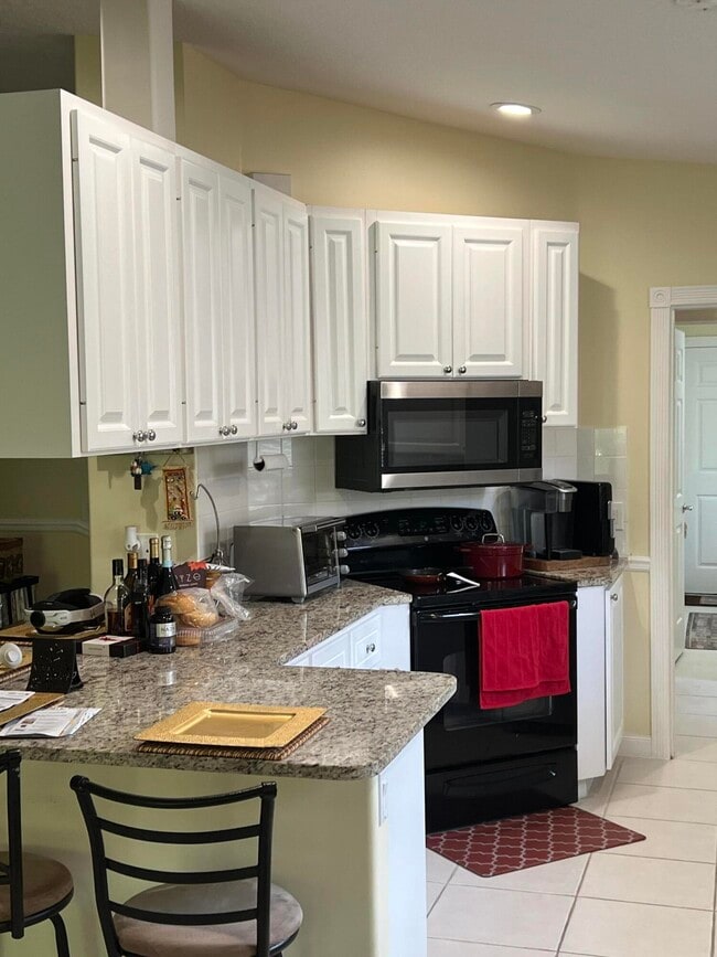 Building Photo - 2824 Rio Claro Dr N