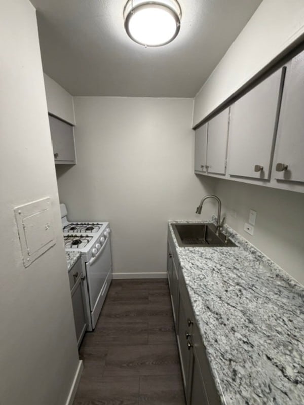 Building Photo - 21 N Dryden Pl