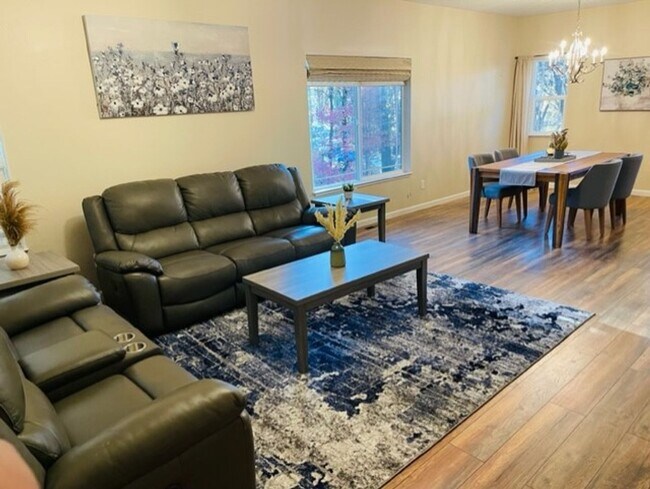 Foto del edificio - Beautiful Single Level Home In Alta Sierra