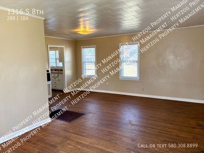 Building Photo - 1316 S 8th-
