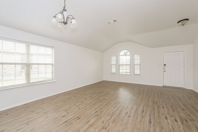 Building Photo - 16301 Severn Ln
