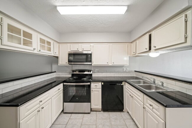 Photo - 13464 Castilian Dr Townhome