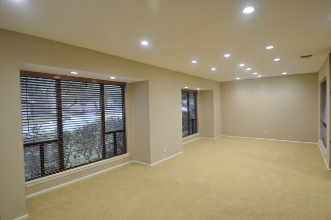 Foto del edificio - Hidden Forest - Bitters & Blanco