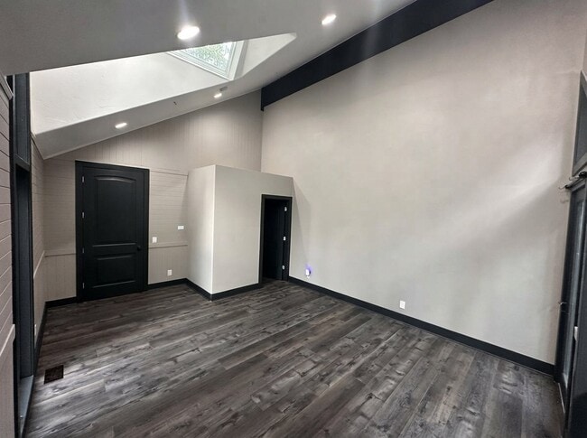 Building Photo - 6850 Canyon Drive Court