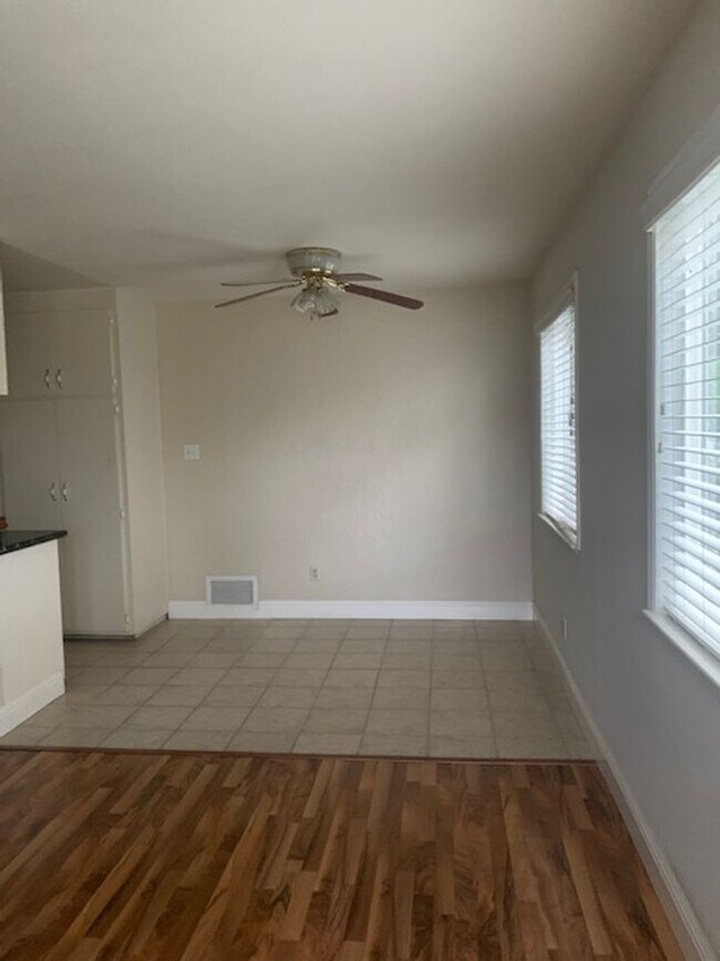 Foto del edificio - 2 Bed/One Bath Condo, Blossom Valley Popul...