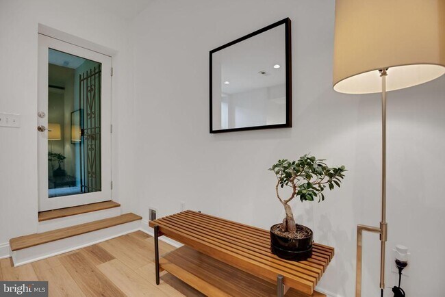 Foto del edificio - 1317 Harvard St NW