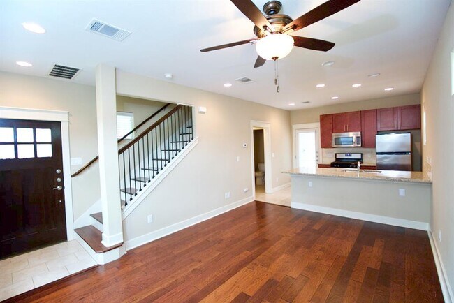 Foto del edificio - 1800 Richcreek Rd