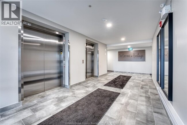 Photo du bâtiment - 2600 Sandwich W Pkwy