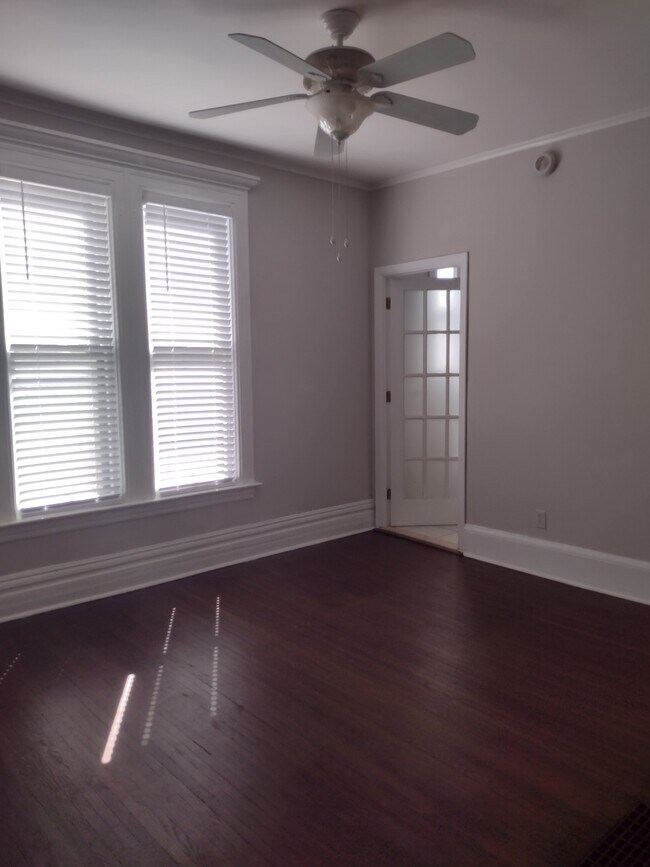 Bedroom - 103 Victoria St N