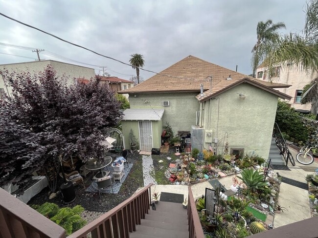 Foto del edificio - 1374 W 37th Pl