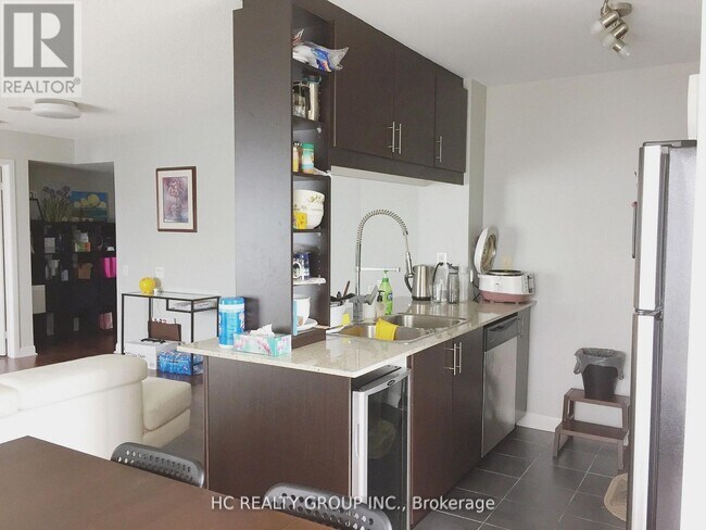 Photo du bâtiment - 190 Borough Dr