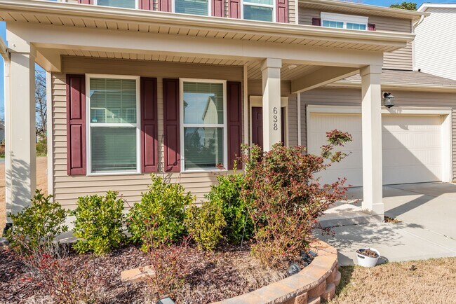 Foto del edificio - Beautiful 3 bedroom home on a corner lot!