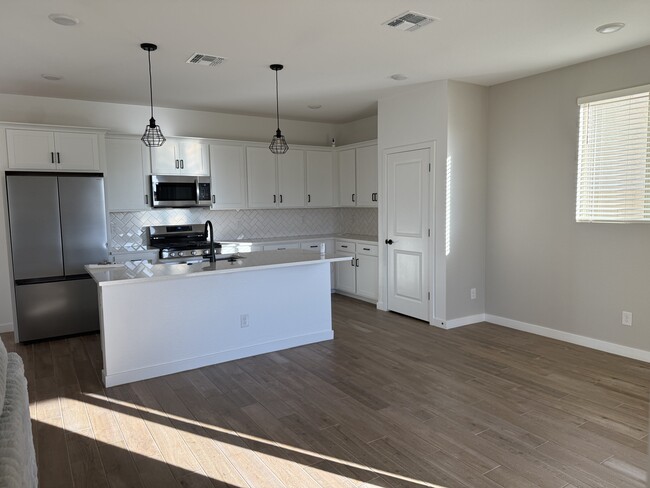 Building Photo - 18085 W Lupine Ave