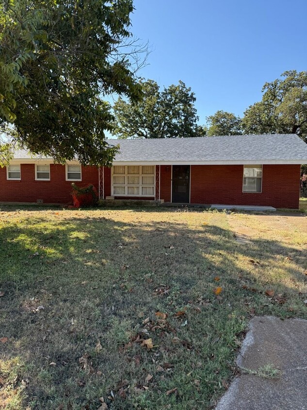 Primary Photo - 3 Bedroom 3 Bath on an Acre+ Landlord does...