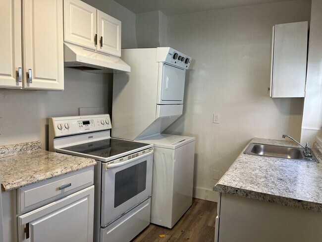 Foto del edificio - ACCEPTING SECTION 8 - 3 Bedroom 1 Bath Hom...