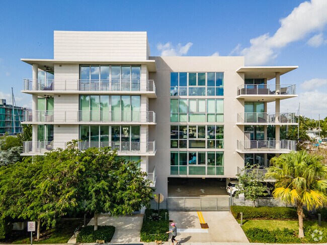 Building Photo - AquaVue