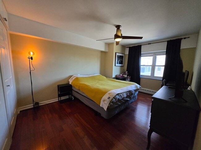 Foto del edificio - 4980 N Marine Dr