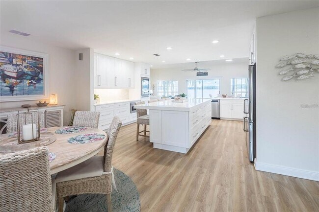 Foto del edificio - 17527 Canal Shores Dr