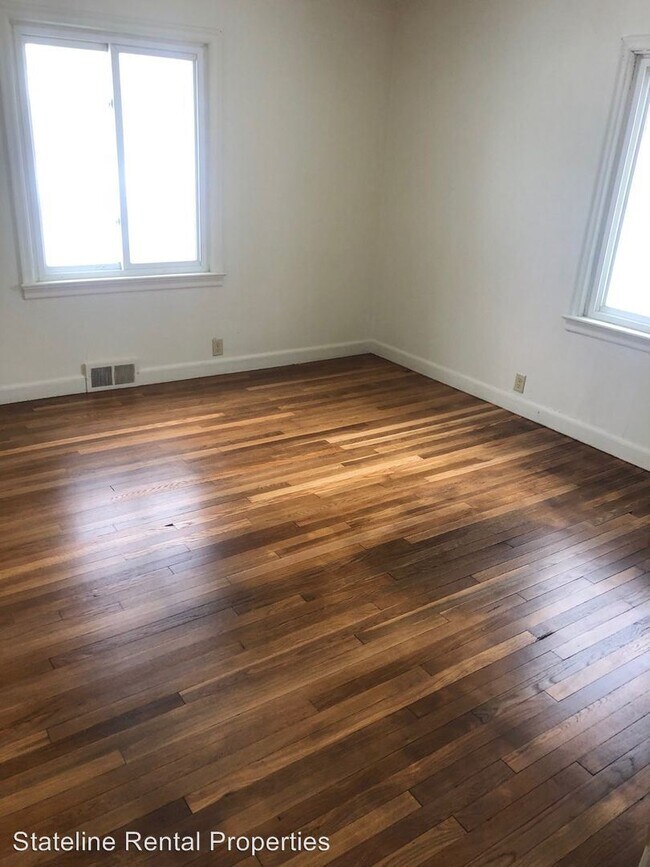 Building Photo - 3 br, 2 bath House - 2211 Van Wie Ave