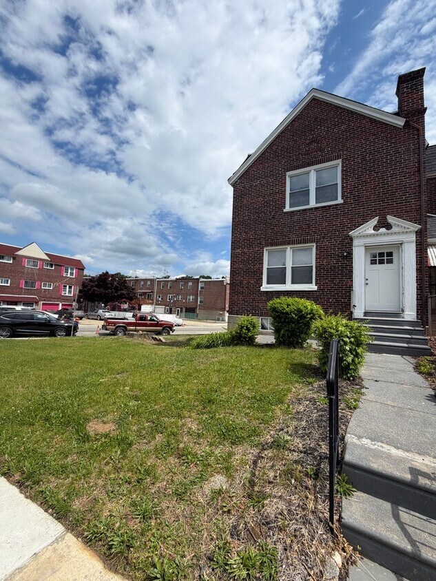 Photo - 7925 Cedarbrook Avenue