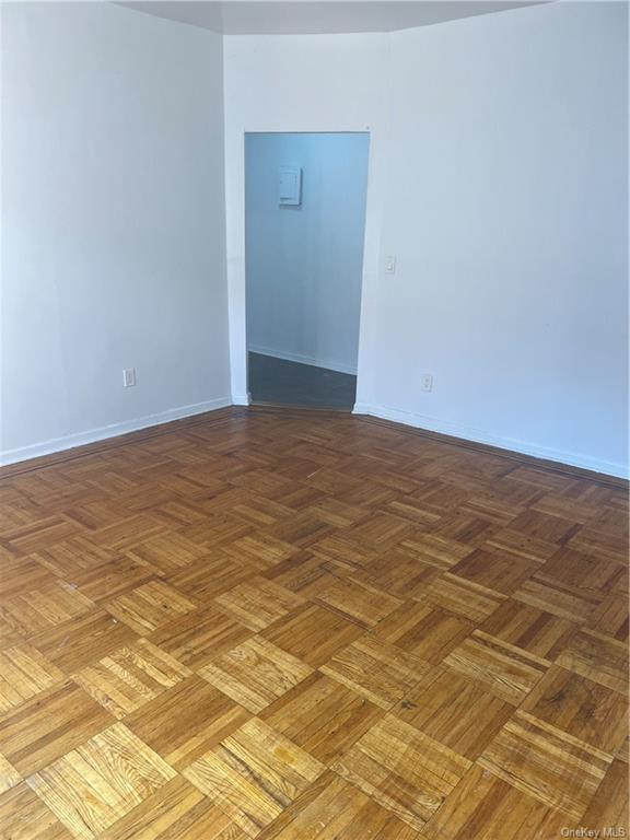 Foto del edificio - 3435 Olinville Ave