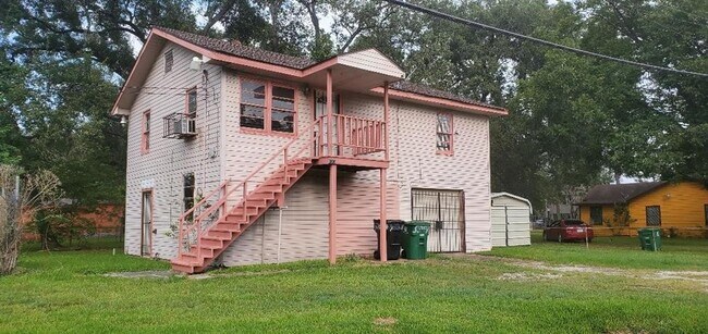 Building Photo - 8602 Compton St