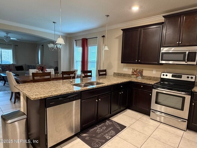 Foto del edificio - 7292 Claremont Creek Dr