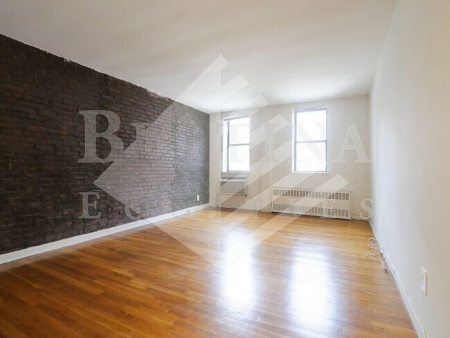 Building Photo - 212-214 E 73rd St