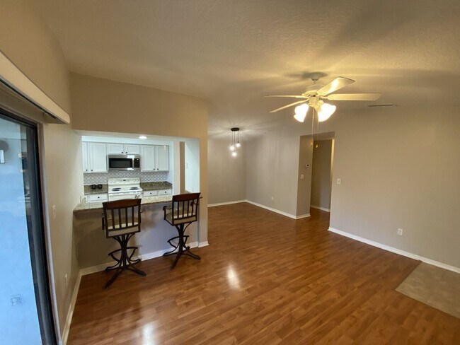 Building Photo - Spacious 2-Bedroom, 2-Bathroom Condo for Rent in Altamonte Springs, FL