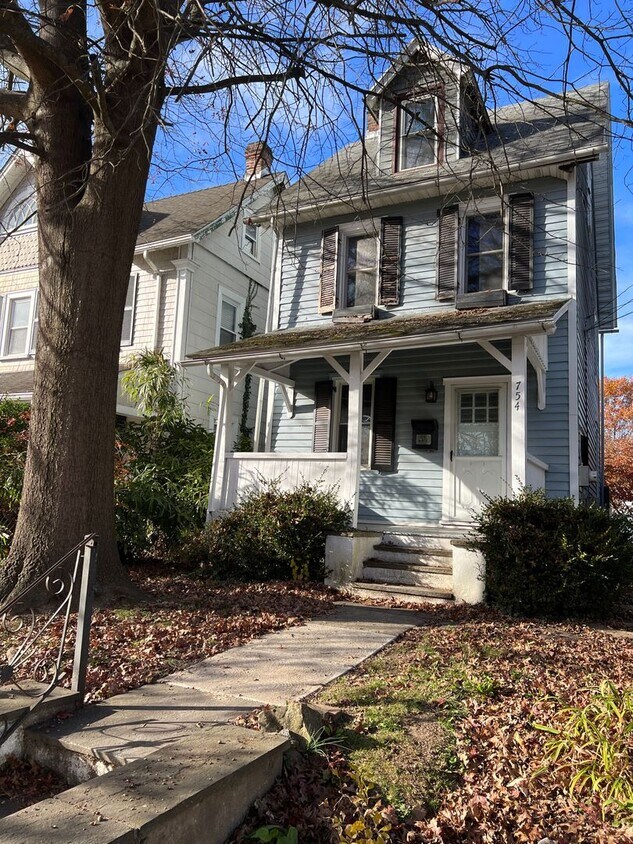Foto principal - Spacious 3 Bedroom 1.5 Bath in Haverford T...