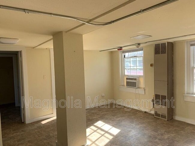 Building Photo - 514 N Beckford Dr