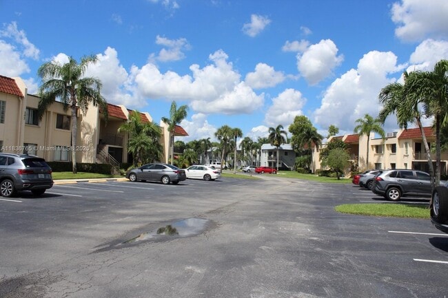Building Photo - 16471 Blatt Blvd