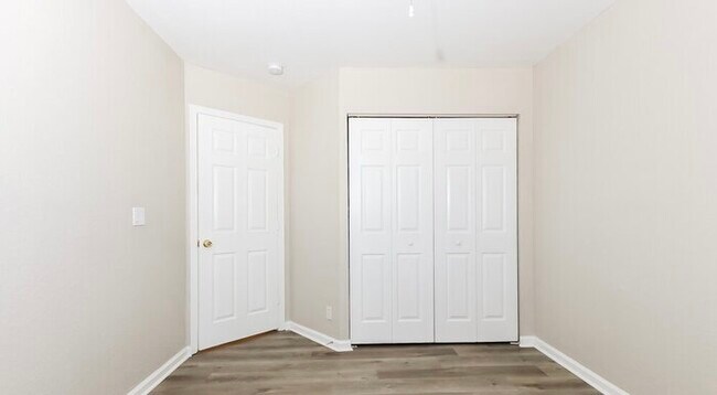 Foto del edificio - 8725 W Carol Ave