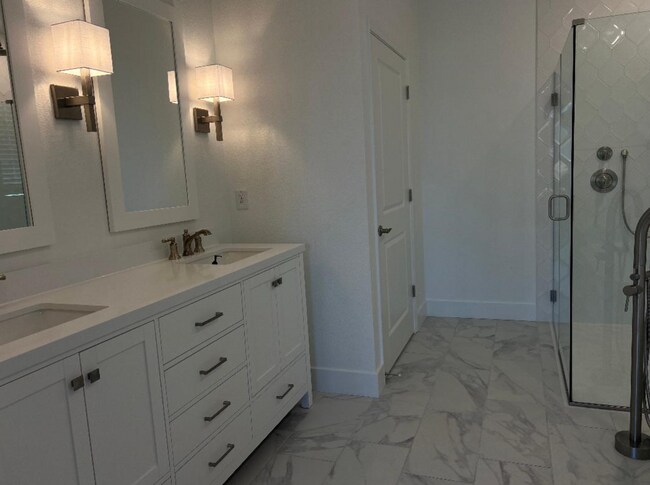 Foto del edificio - Stunning (BRAND NEW) Rancho 4/3!  MUST SEE!  See below for viewings