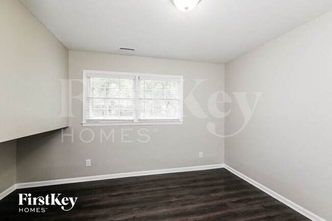 Building Photo - 2315 Briargrove Dr