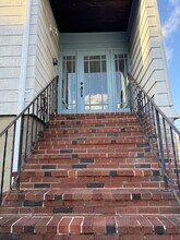 Building Photo - 483 Newport Ave