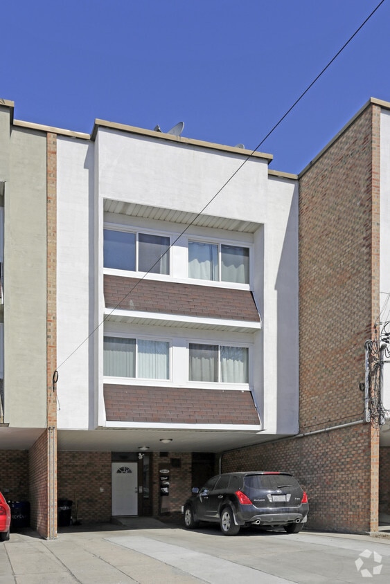Foto principal - 119-47 6th Ave