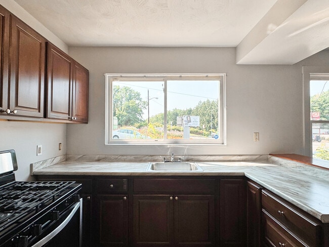 Building Photo - 3406 Beechwood Blvd