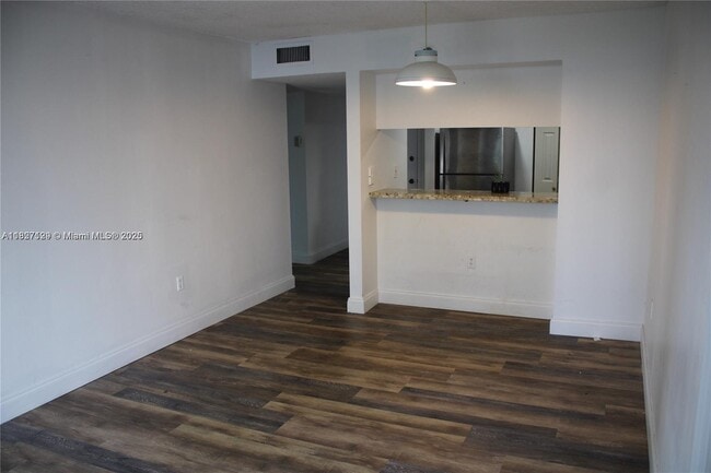 Building Photo - 850 N Miami Ave