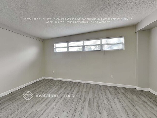 Building Photo - 2527 Oak Summit Dr