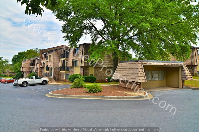Foto del edificio - 1022 Old Manor Rd, Columbia, SC 29210