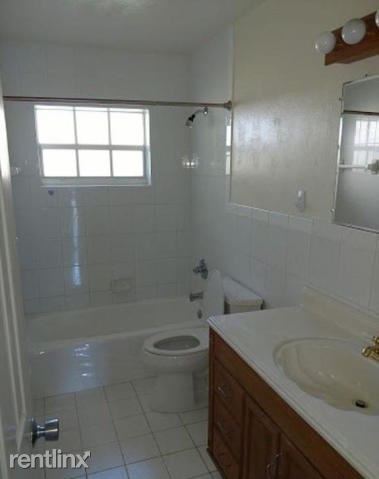 Foto del edificio - 2 br, 1 bath  - 408 NE 12th Ave # 2