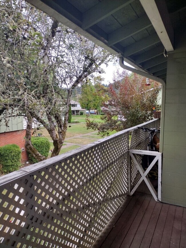 Foto del edificio - 2 bed room 1 bath in Beautiful South Eugene