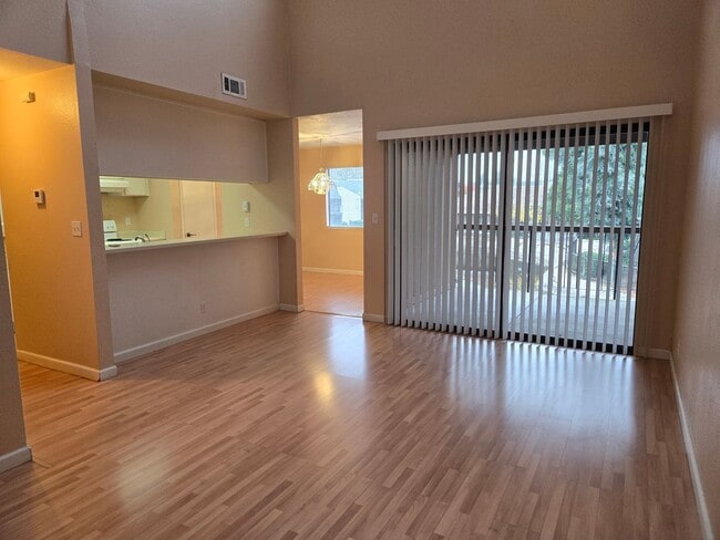 Building Photo - 2950 Niagra #262 - Turlock Condo