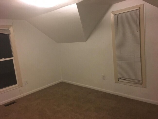 Bedroom 2-Also pretty big - 504 E Saint Vrain St
