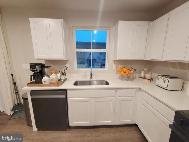 Foto del edificio - 2582 Laurel Pk Dr