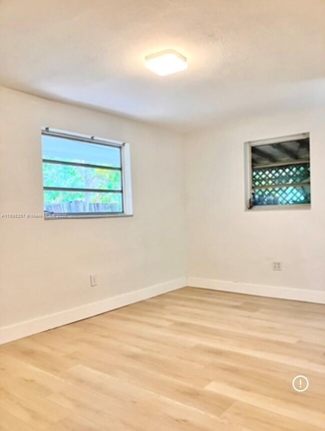 Foto del edificio - 2538 SW 11th St