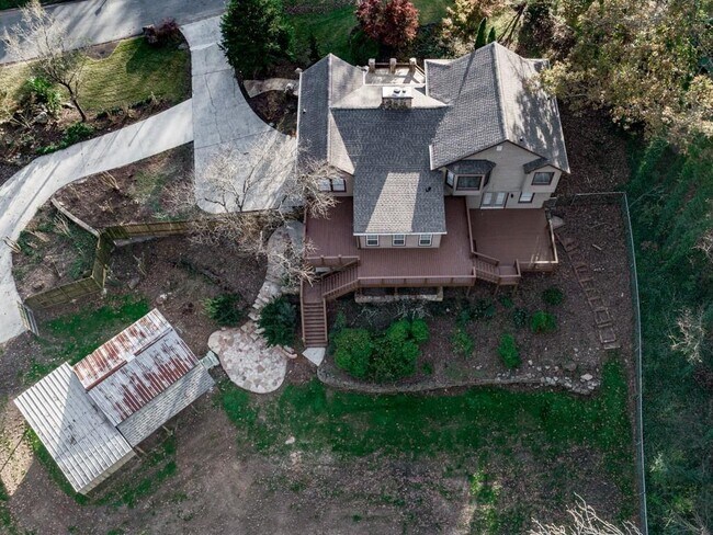Building Photo - 2189 Chartwell Dr