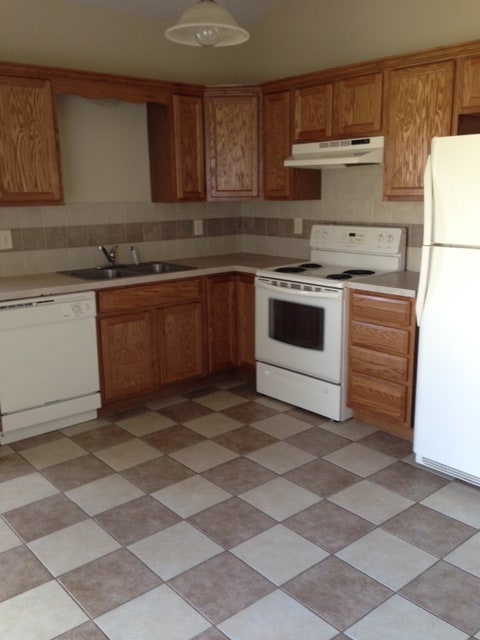 Building Photo - 3832 N Pepper Ridge St